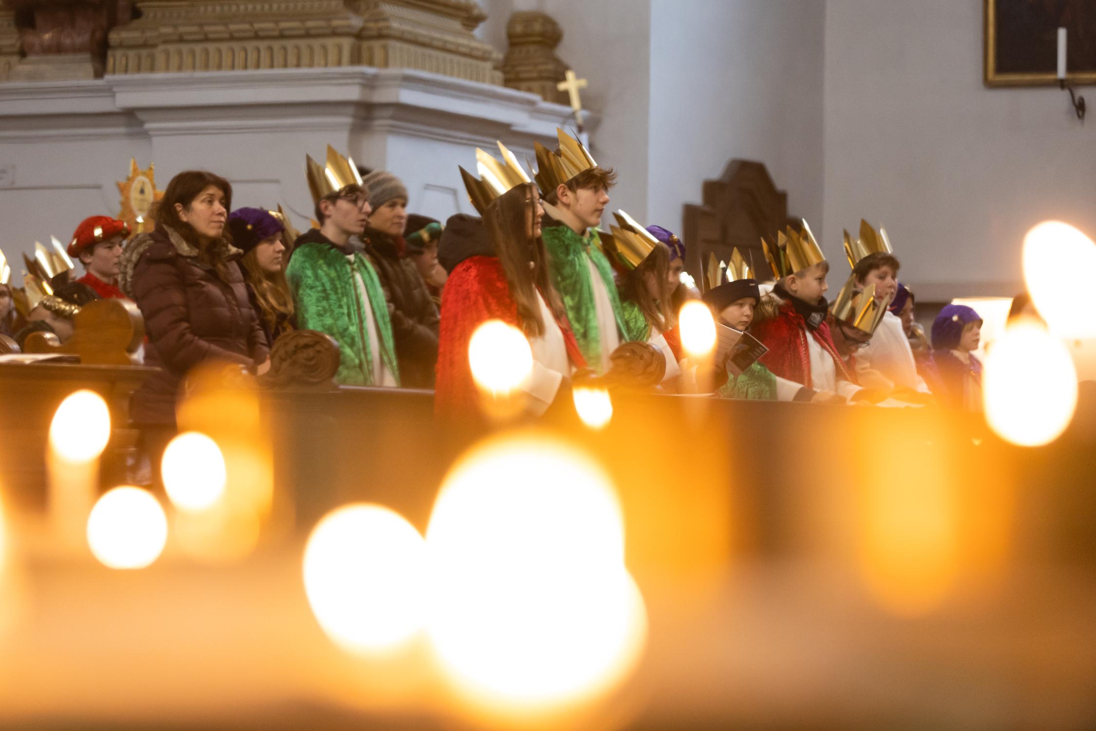 Aussendung Sternsinger Dreikönigssingen 2022