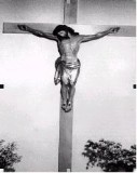 Das mächtige Kreuz an der Seitenwand Kreuz Seitenwand