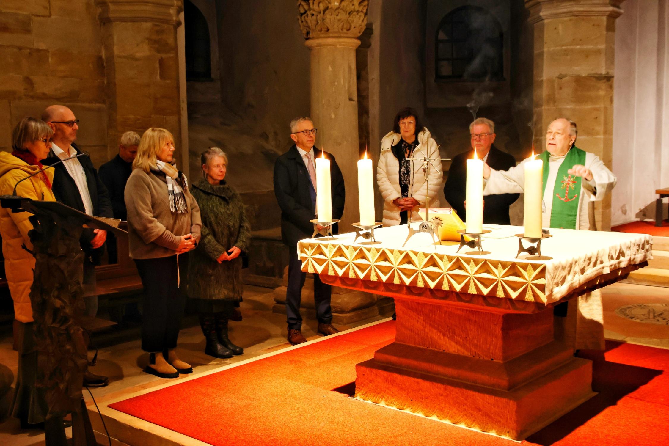 Die Kirchenführerinnen und Kirchenführer erhielten Zertifikat und Segen Kirchenführer