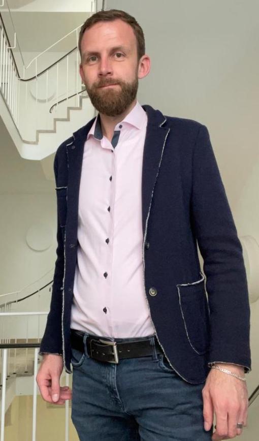 Dr. Marco Weis
