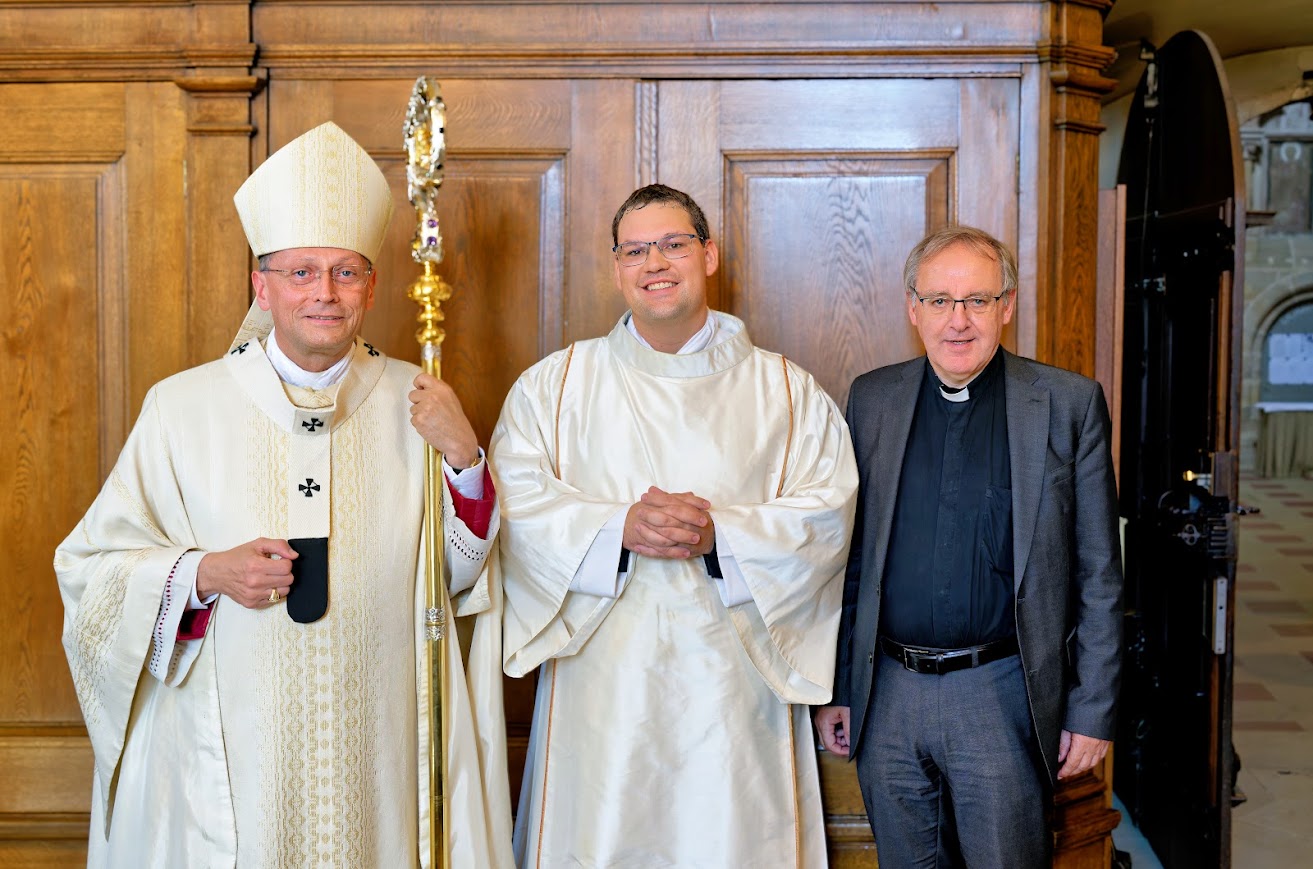 Erzbischof Herwig Gössl, Diakon Daniel Hartmann und der Ansbacher Pfarrer Norbert Jung PW13.jpg