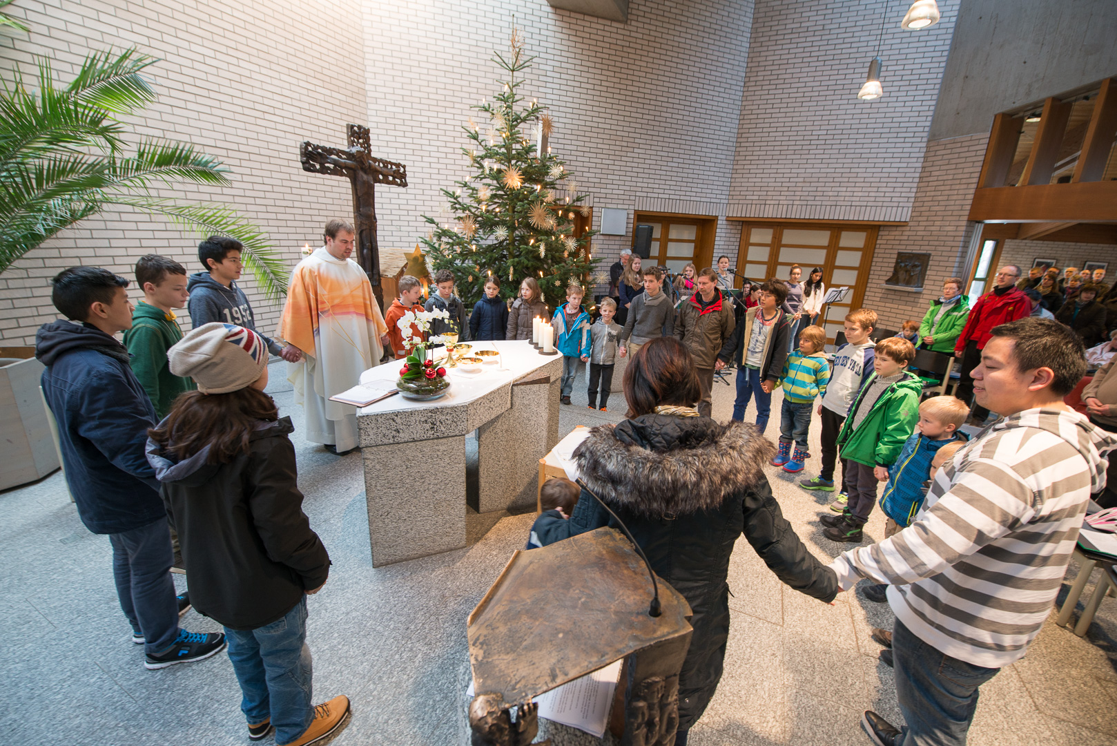 Gemeinsames Beten des Vater unser Familiengottesdienst - Taufe 2015