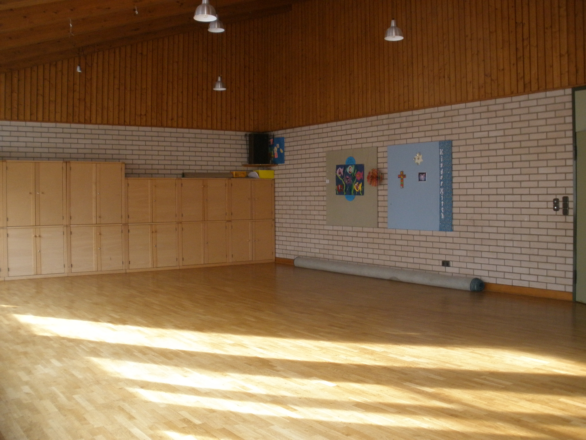 Jugendbereich: Parkettraum Jugendbereich