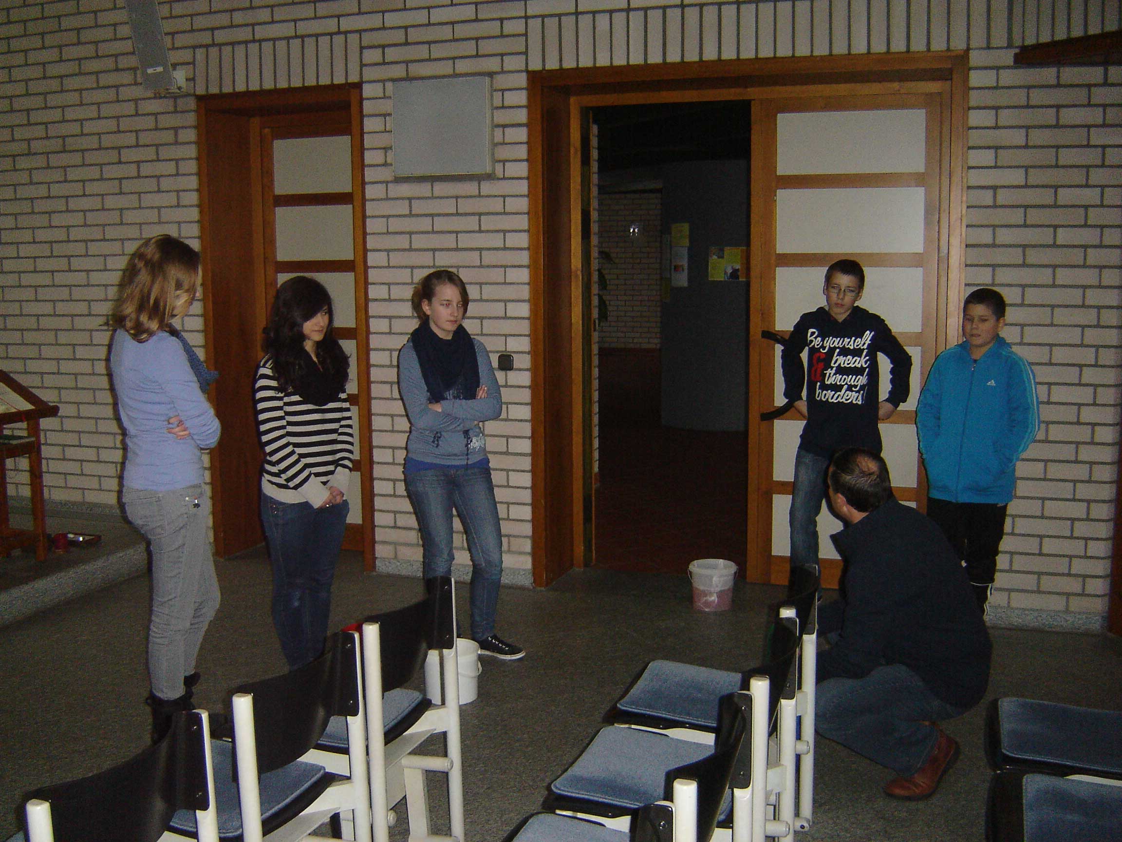 Kirchenputz in der Apostelkirche. Firmvorbereitung 2012 - Dezember