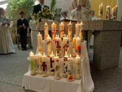 Kommunionkerzen der 1. Gruppe Erstkommunion 1 - 2007