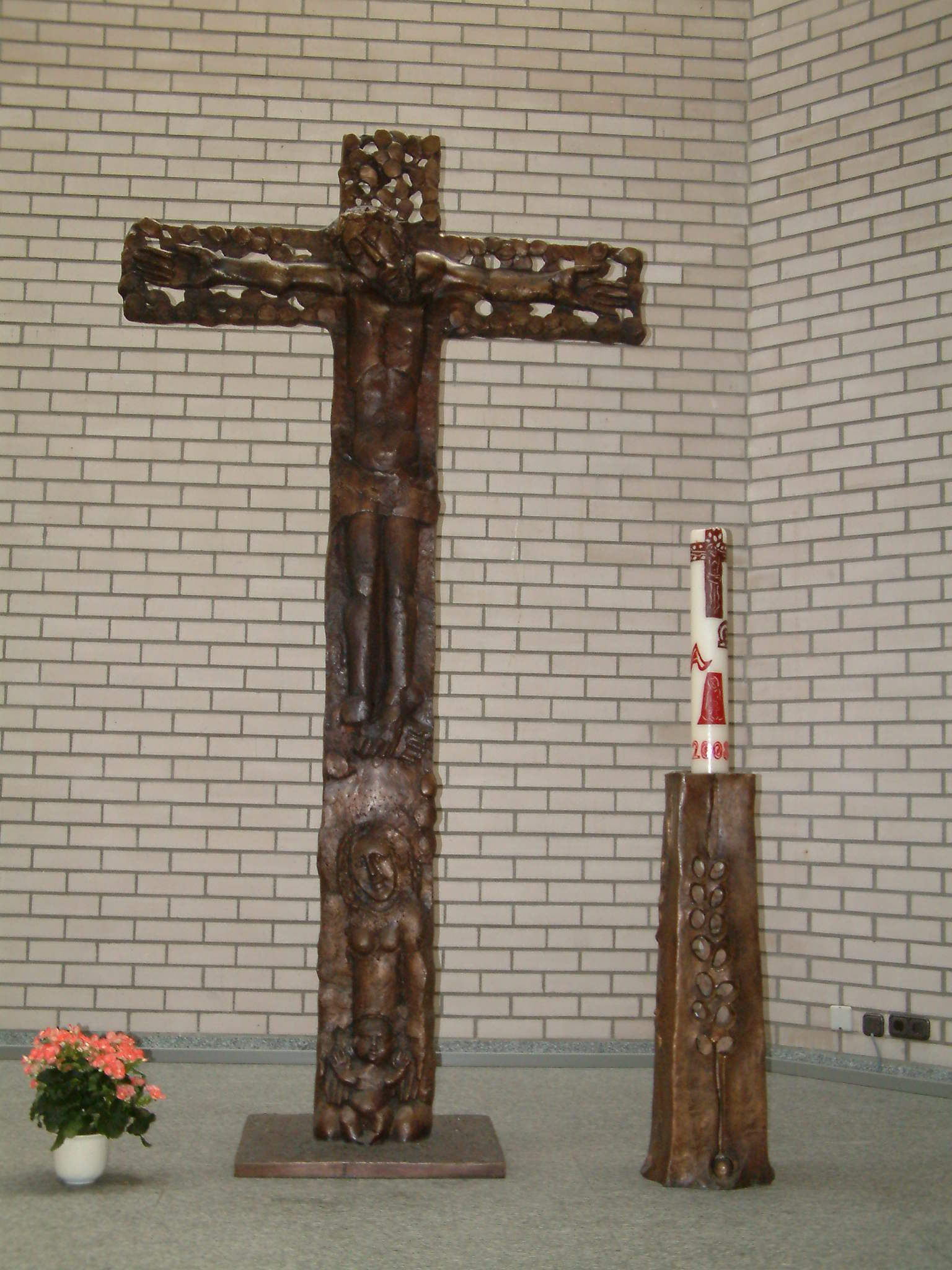 Apostelkirche - Kreuz