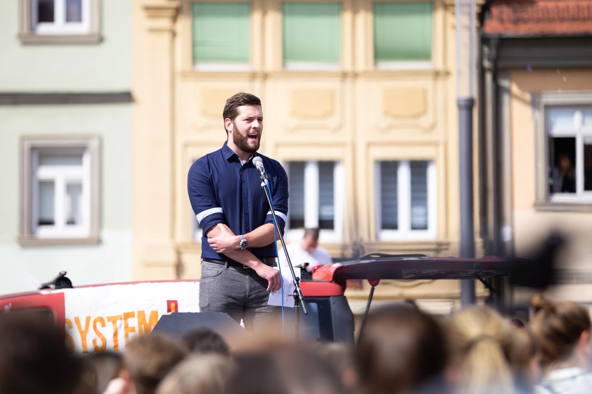 Leonhard Waldmüller, Klimaschutzmanager der Erzdiözese Bamberg: „Klimaschutz geht jeden an!“ Fridays For Future 20. September 2019 Waldmüller