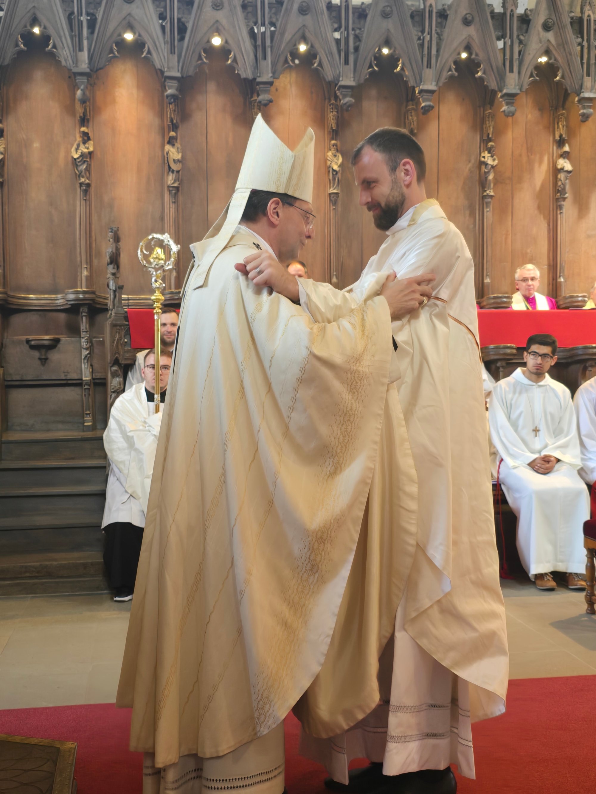 Marco Weis wurde im Bamberger Dom von Erzbischof Herwig Gössl zum Priester geweiht Priesterweihe Marco Weis
