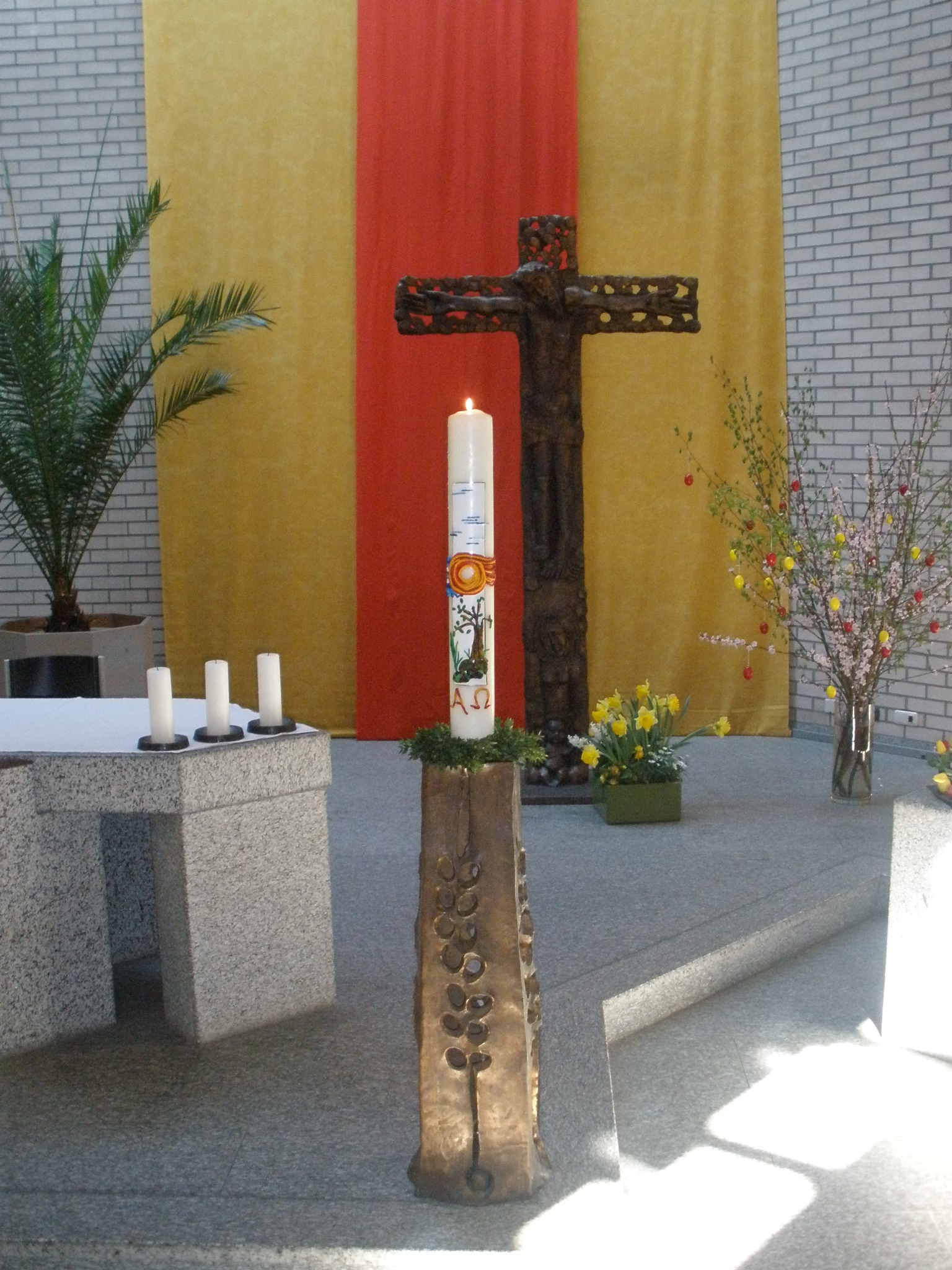 Apostelkirche - Osterleuchter