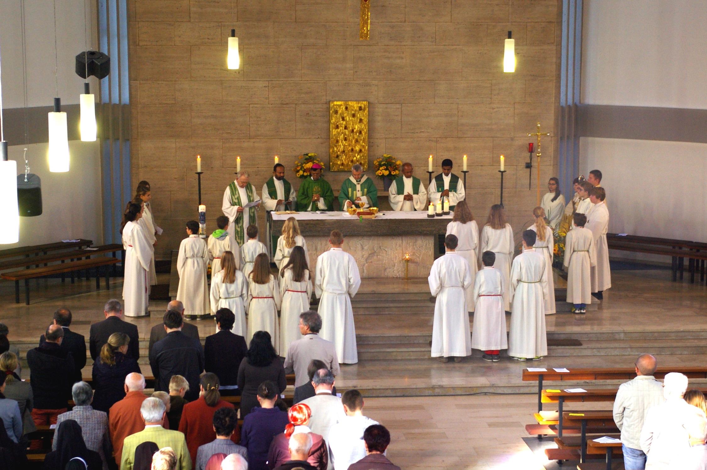 Pontifikalamt mit Erzbischof Ludwig Schick zu 50. Jubiläum der Pfarreierhebung