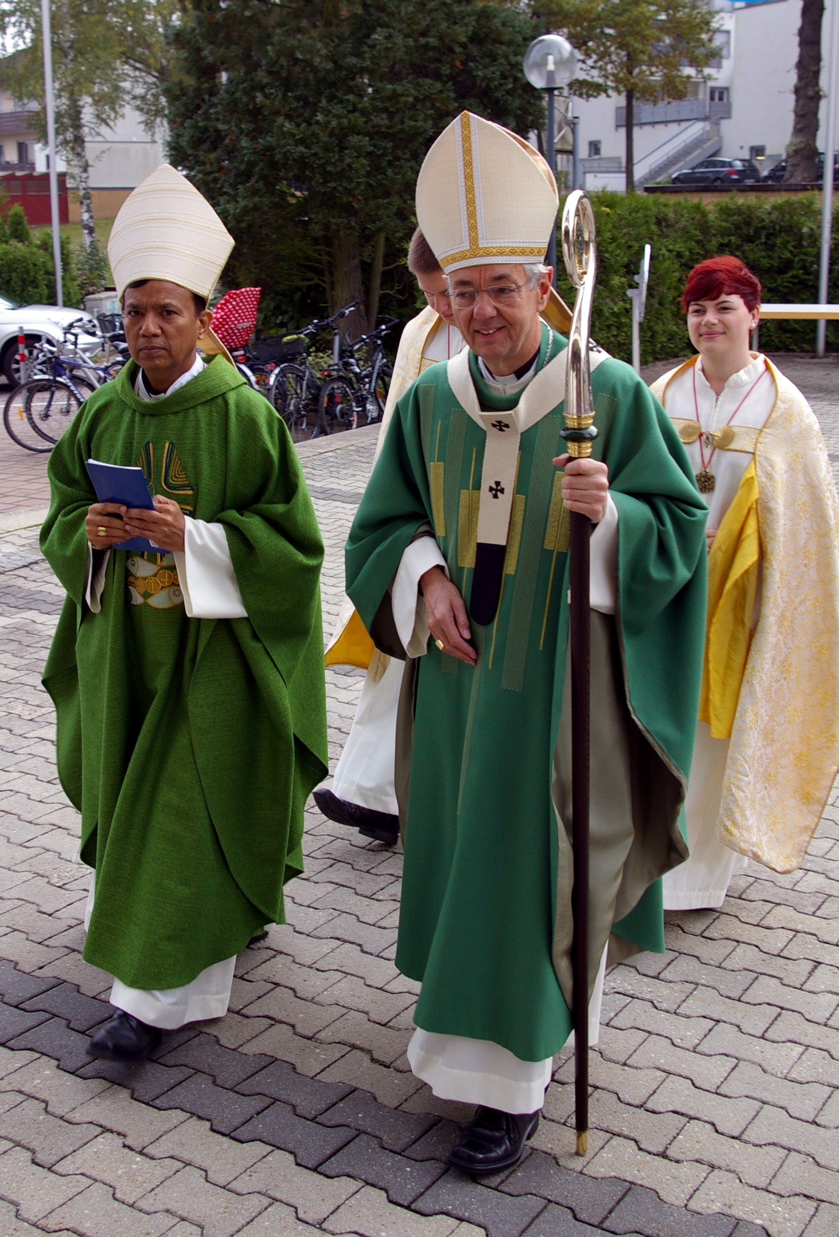 Pontifikalamt mit Erzbischof Ludwig Schick zu 50. Jubiläum der Pfarreierhebung
