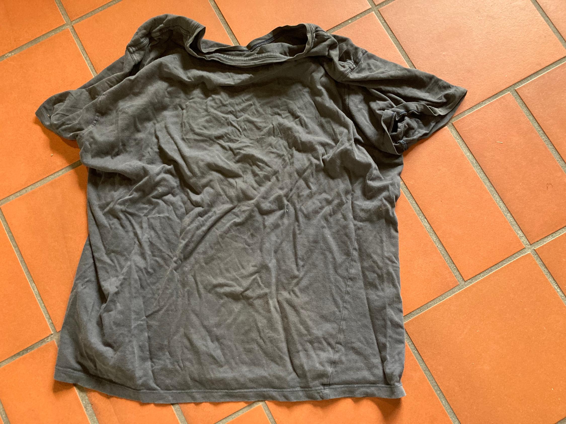 schwarzes T-Shirt Zeltlager Fundsachen 2023