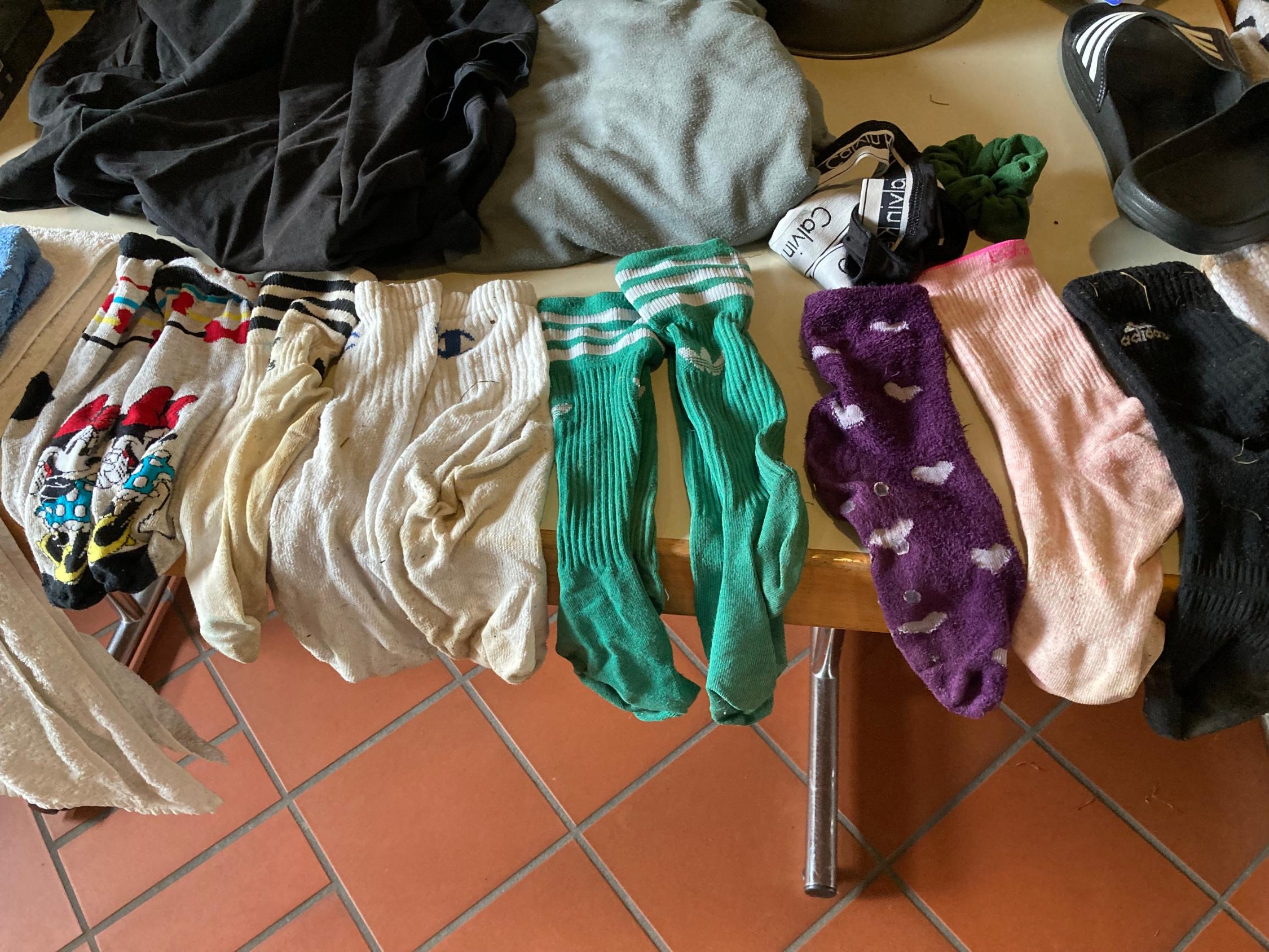 verschiedene Socken Zeltlager Fundsachen 2023