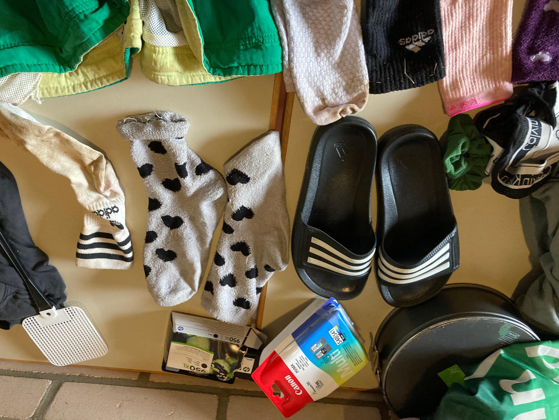 weitere Socken und Schlappen Zeltlager Fundsachen 2023